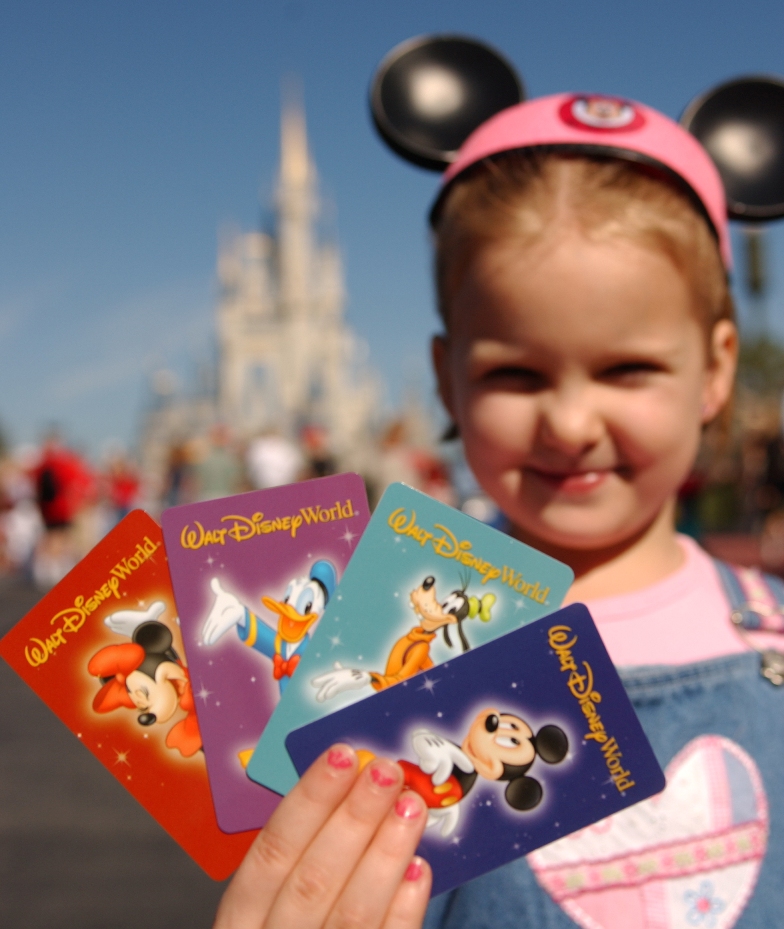 Tips for a Frugal Disneyland or Disney World Vacation - Listen to Lena